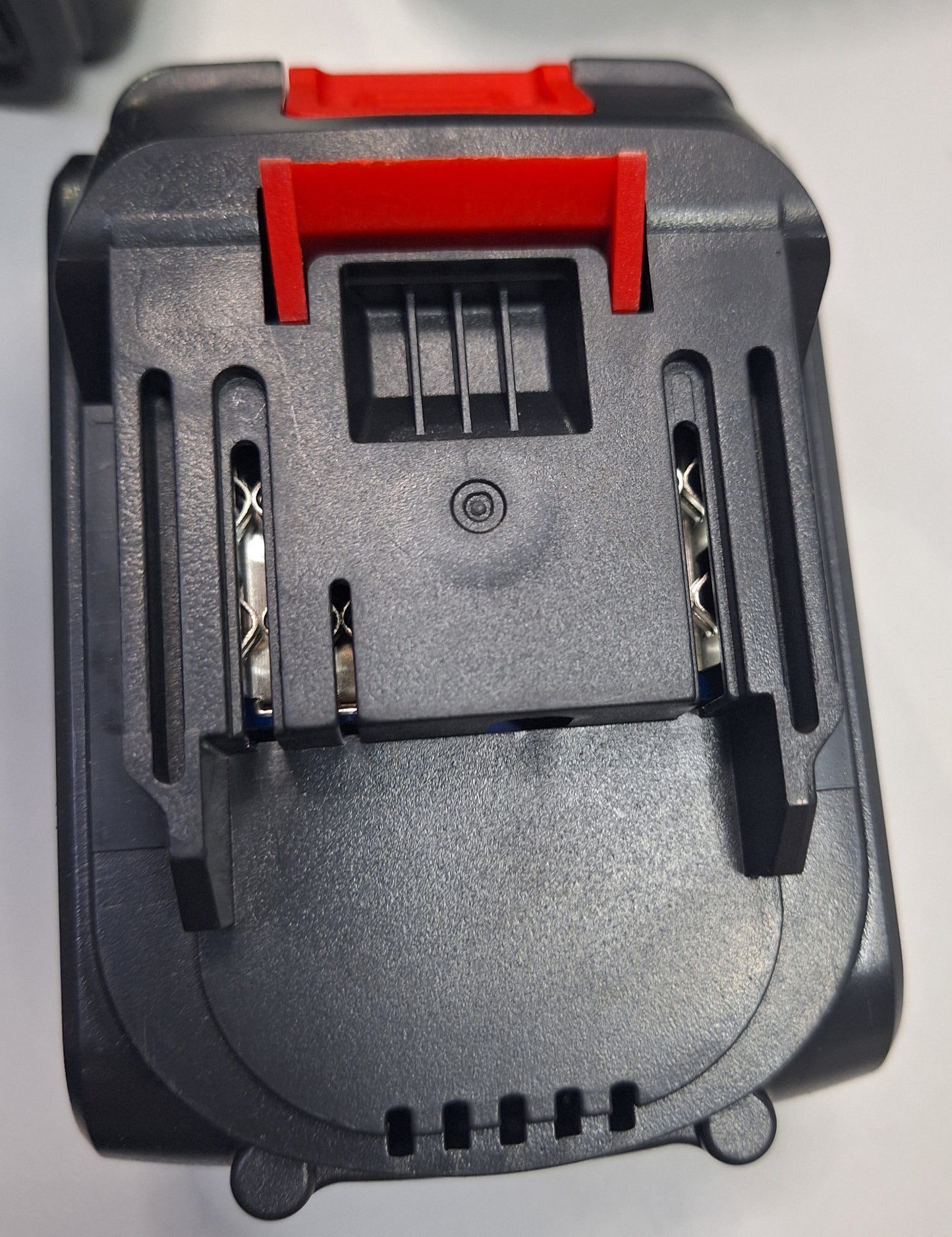 Avvitatore Impulsi con accessori