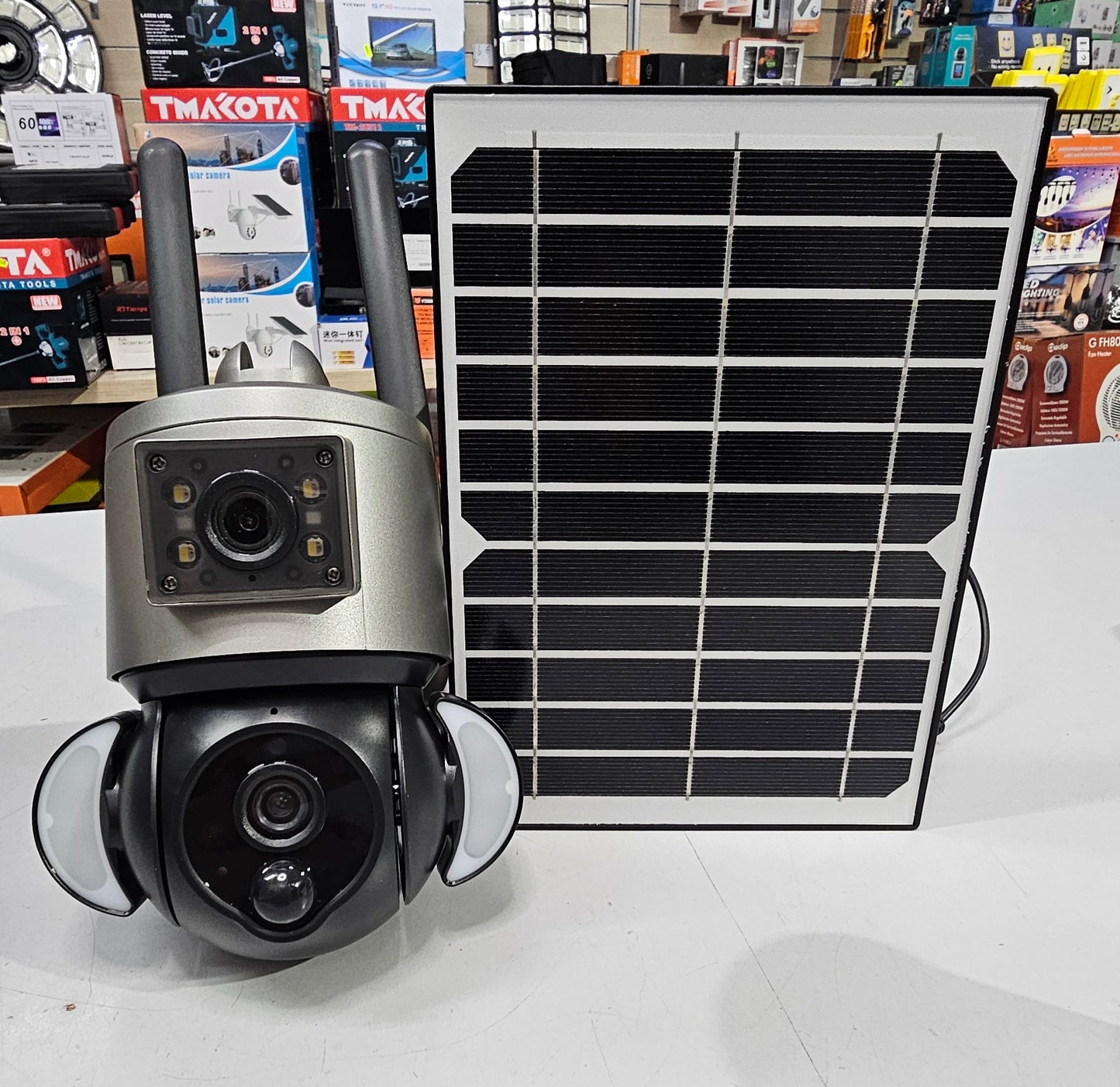 Telecamera con 2 obbiettivi ,solare con con predisposizione sim 2 obbiettivi e zoom