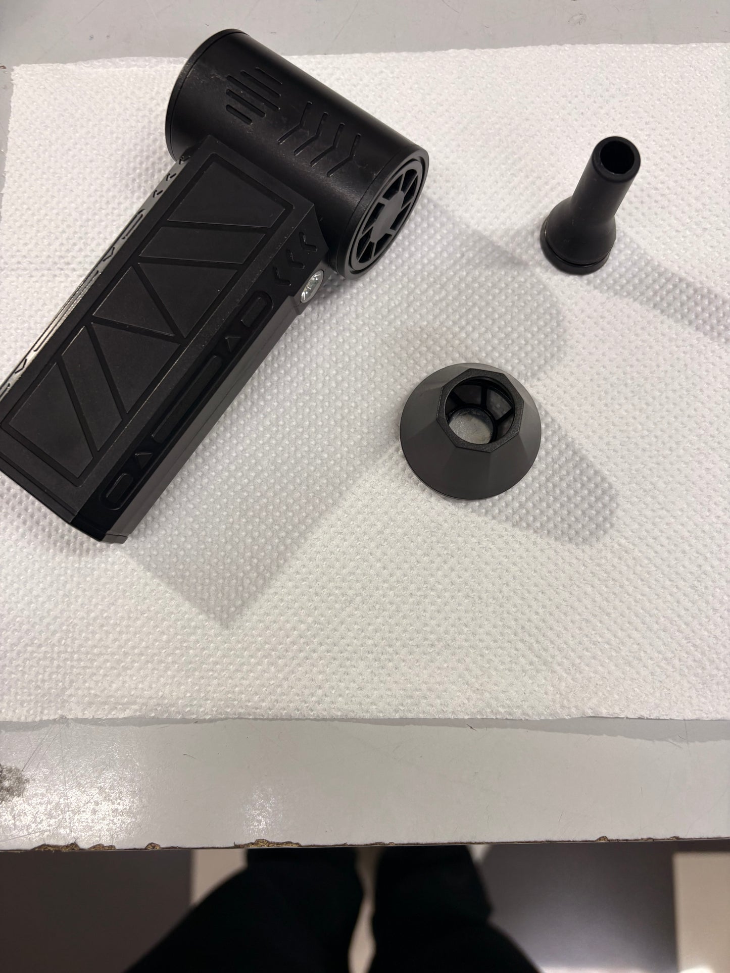 Mini soffiatore con beccuccio magnetico